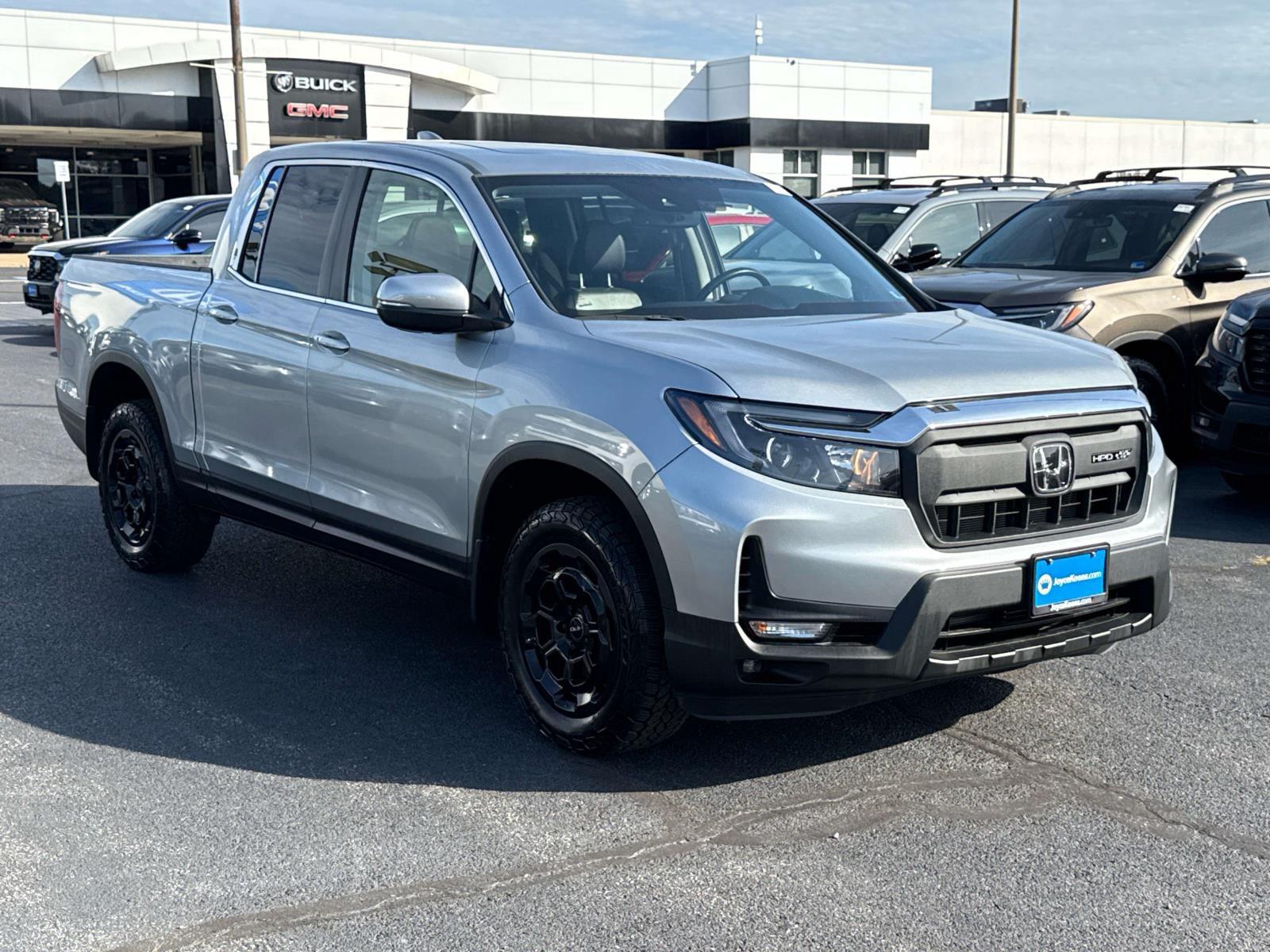Solar Silver Metallic 2025 Honda Ridgeline Pickup Truck All-Wheel Drive 9-Speed Automatic