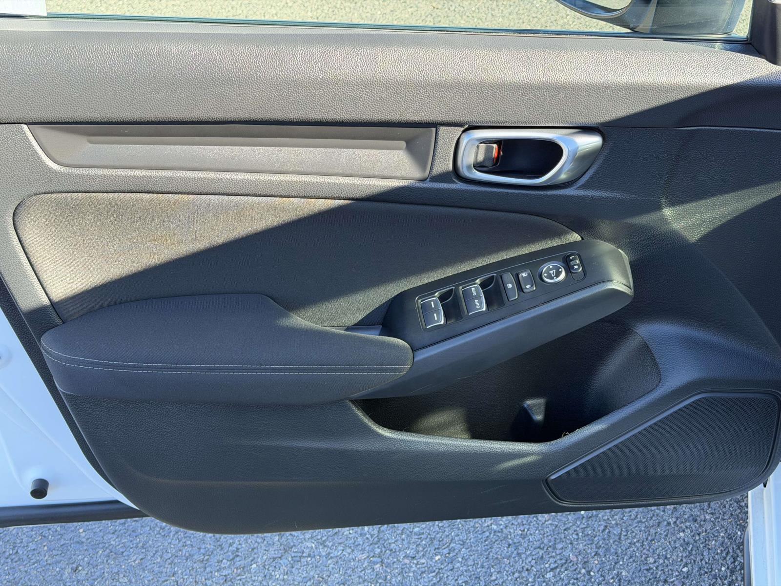 2025 Honda Civic Hatchback Sport - Photo 6