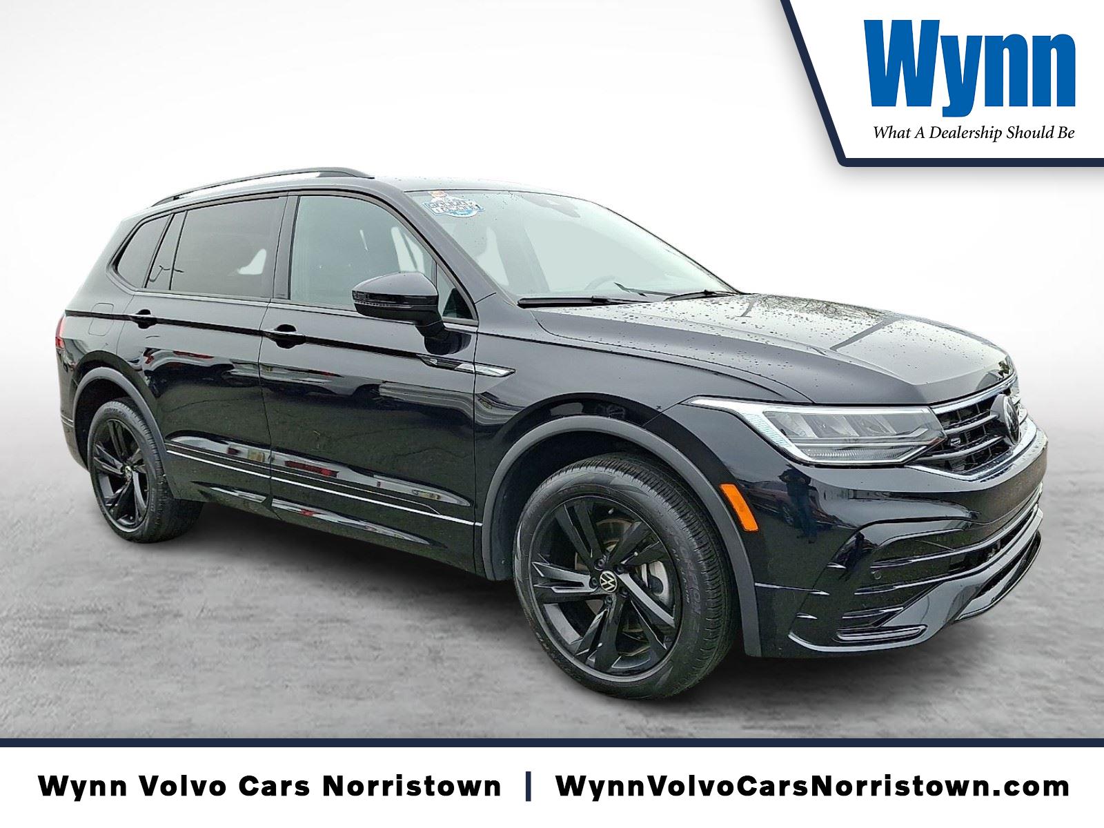 Deep Black Pearl 2023 Volkswagen Tiguan SE R-Line Black FWD SUV / Crossover Front-Wheel Drive Automatic