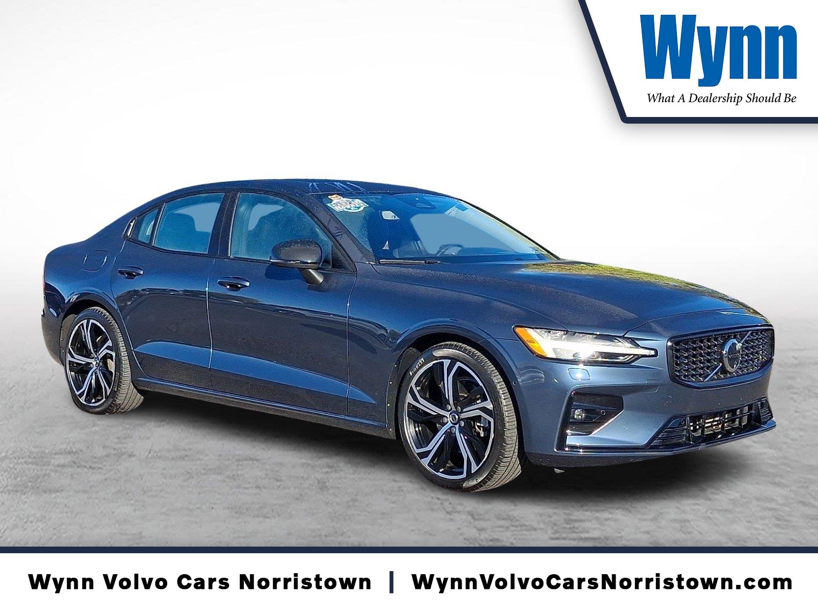 2024 Volvo S60 B5 Ultimate Dark Theme AWD
