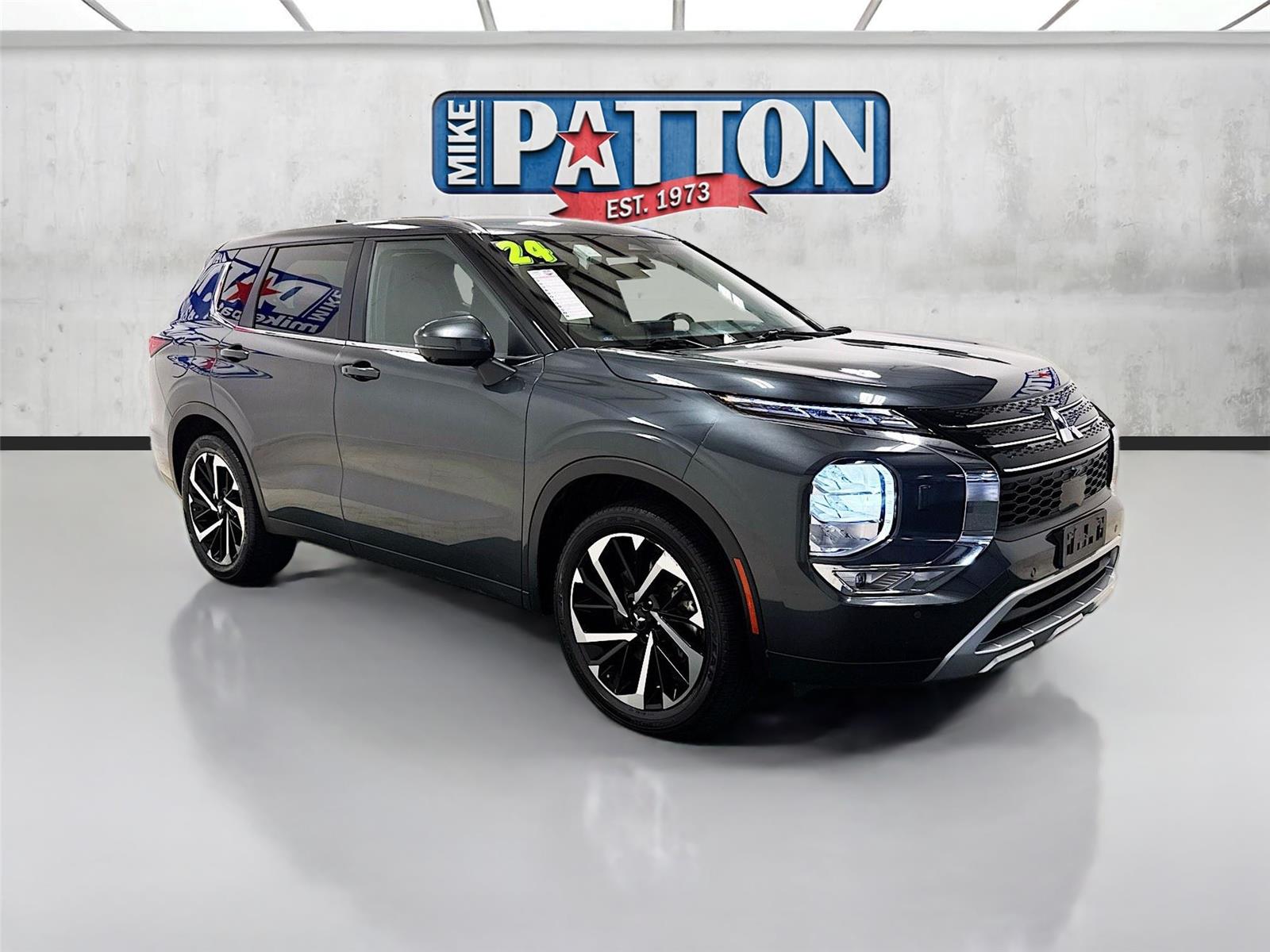 Black 2024 Mitsubishi Outlander SUV / Crossover All-Wheel Drive
