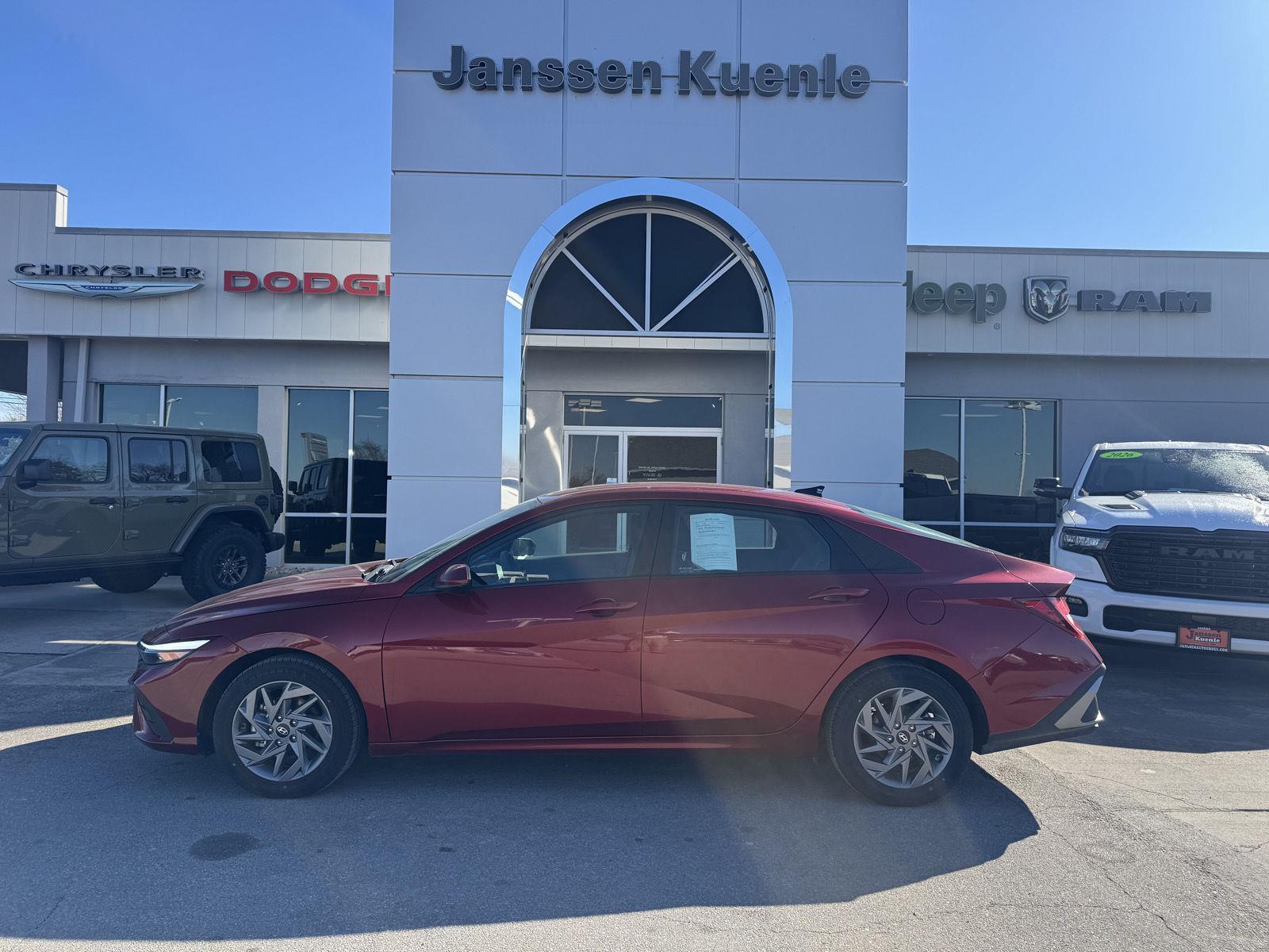 2024 Hyundai Elantra SEL FWD