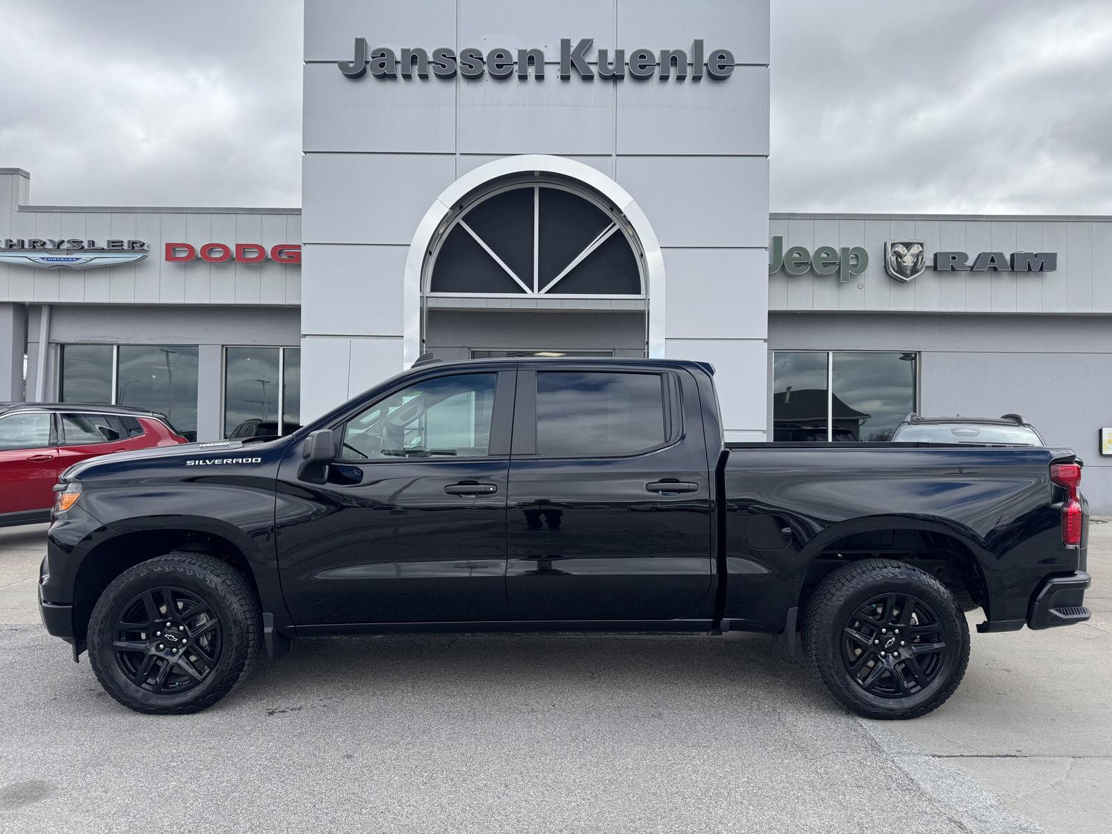 Black 2025 Chevrolet Silverado 1500 Custom Crew Cab 4WD Pickup Truck Four-Wheel Drive 8-Speed Automatic