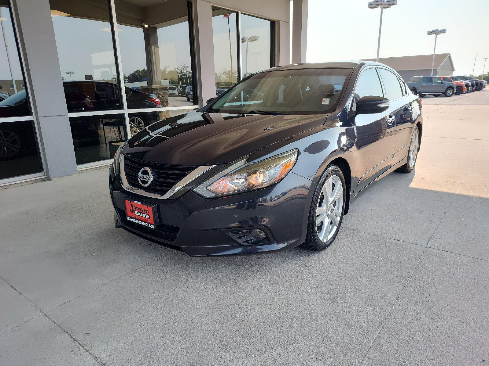 Storm Blue 2016 Nissan Altima Sedan Front-Wheel Drive Continuously Variable Transmission