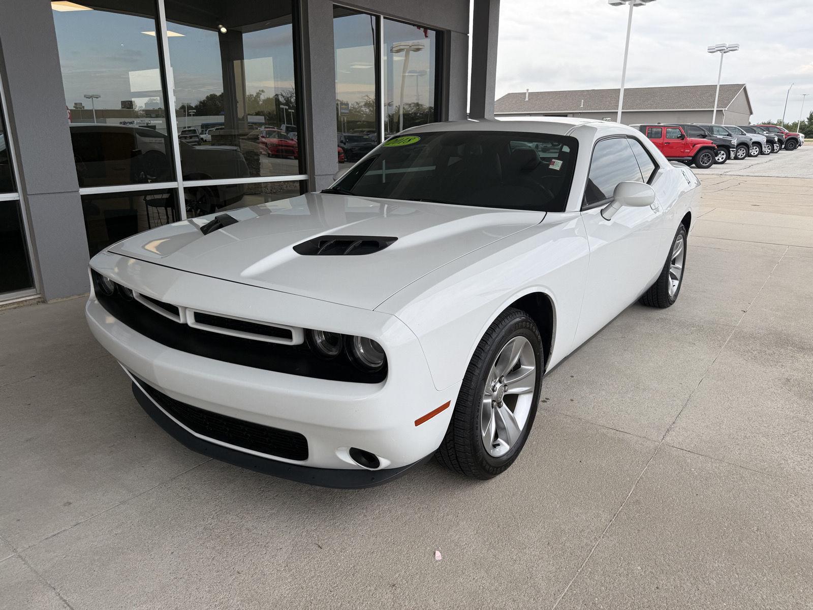 White Knuckle Clearcoat 2018 Dodge Challenger Coupe Rear-Wheel Drive 8-Speed Automatic