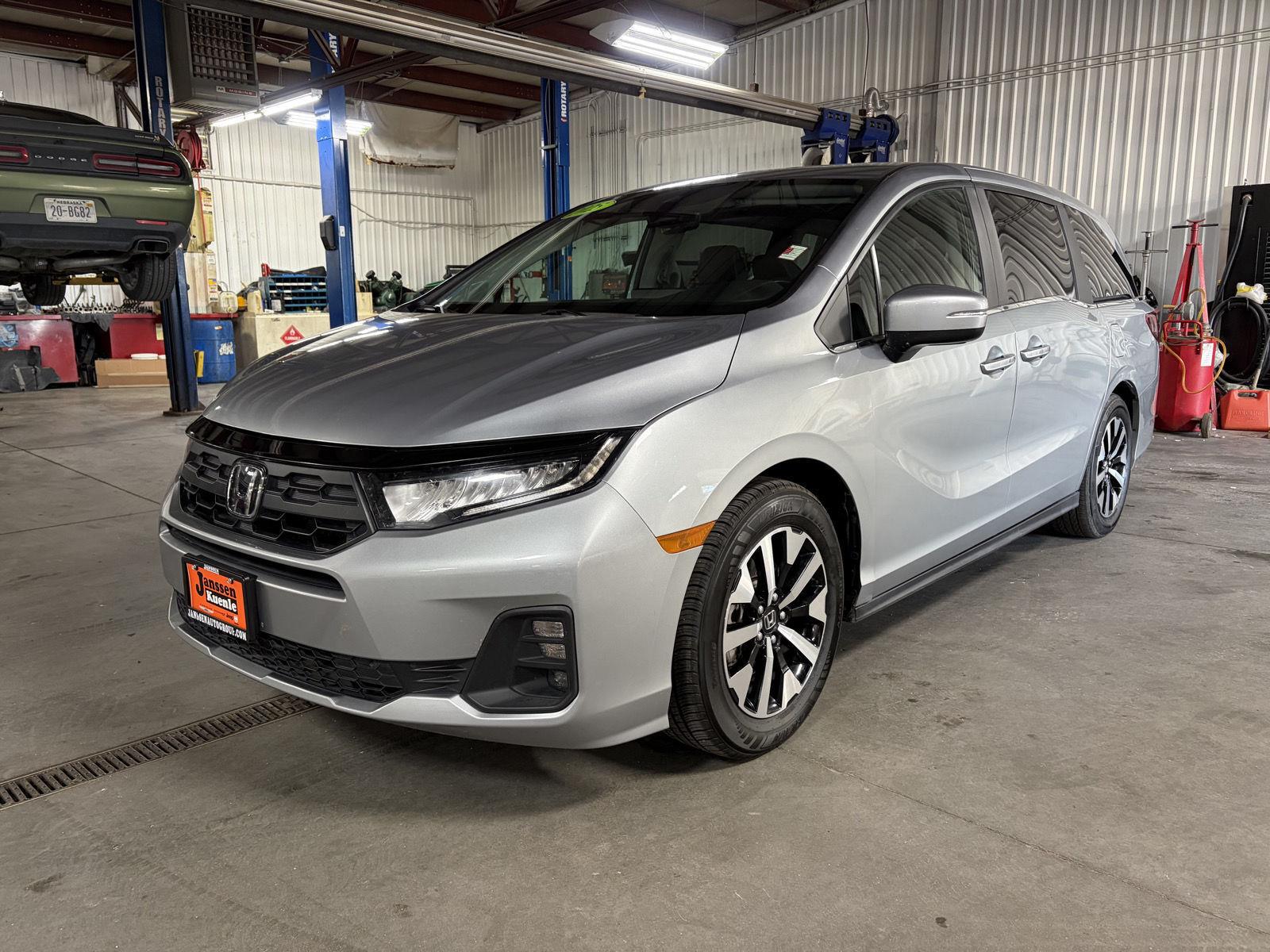 2025 Honda Odyssey Minivan Front-Wheel Drive Automatic