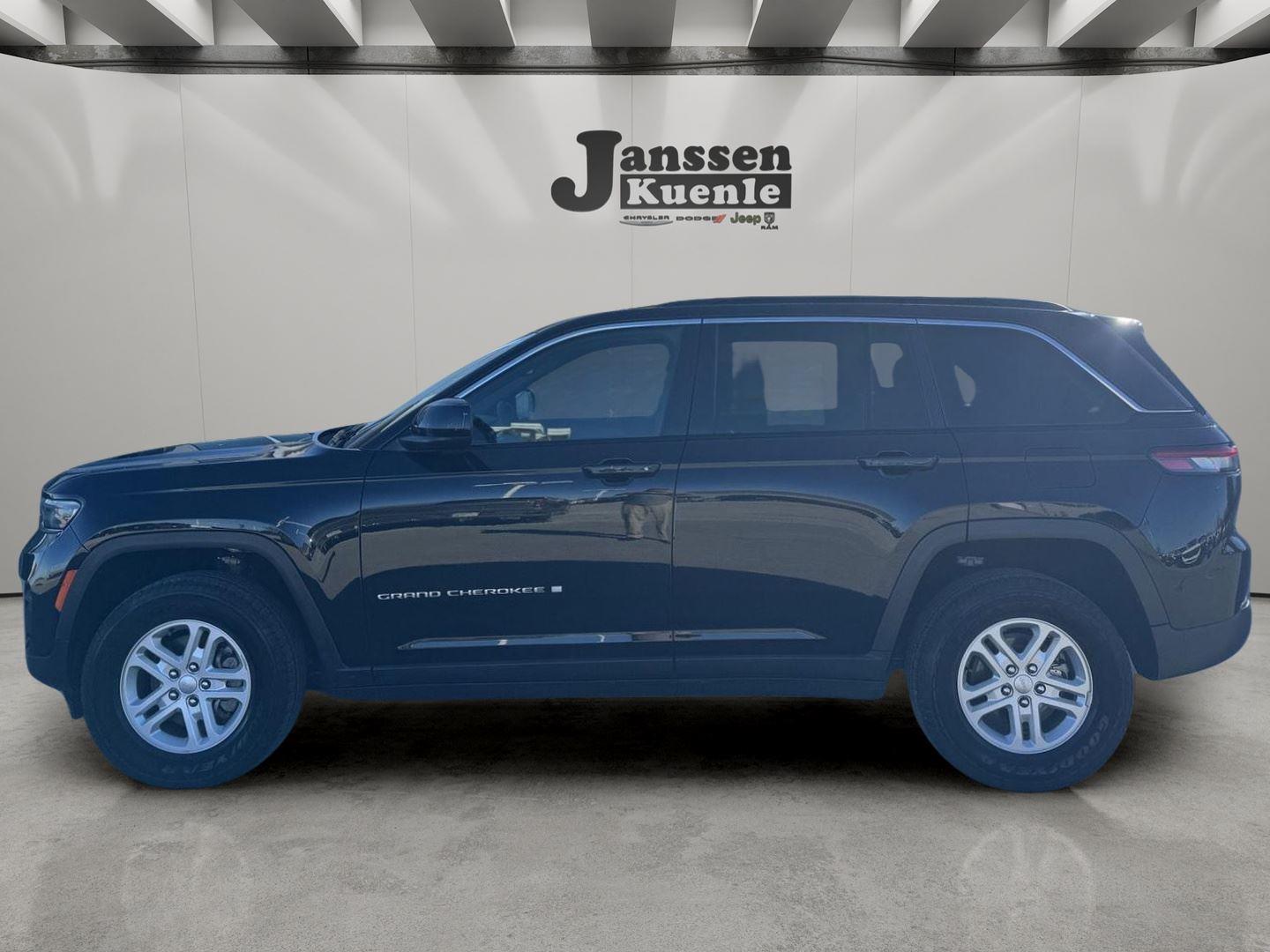 2024 Jeep Grand Cherokee Laredo 4WD