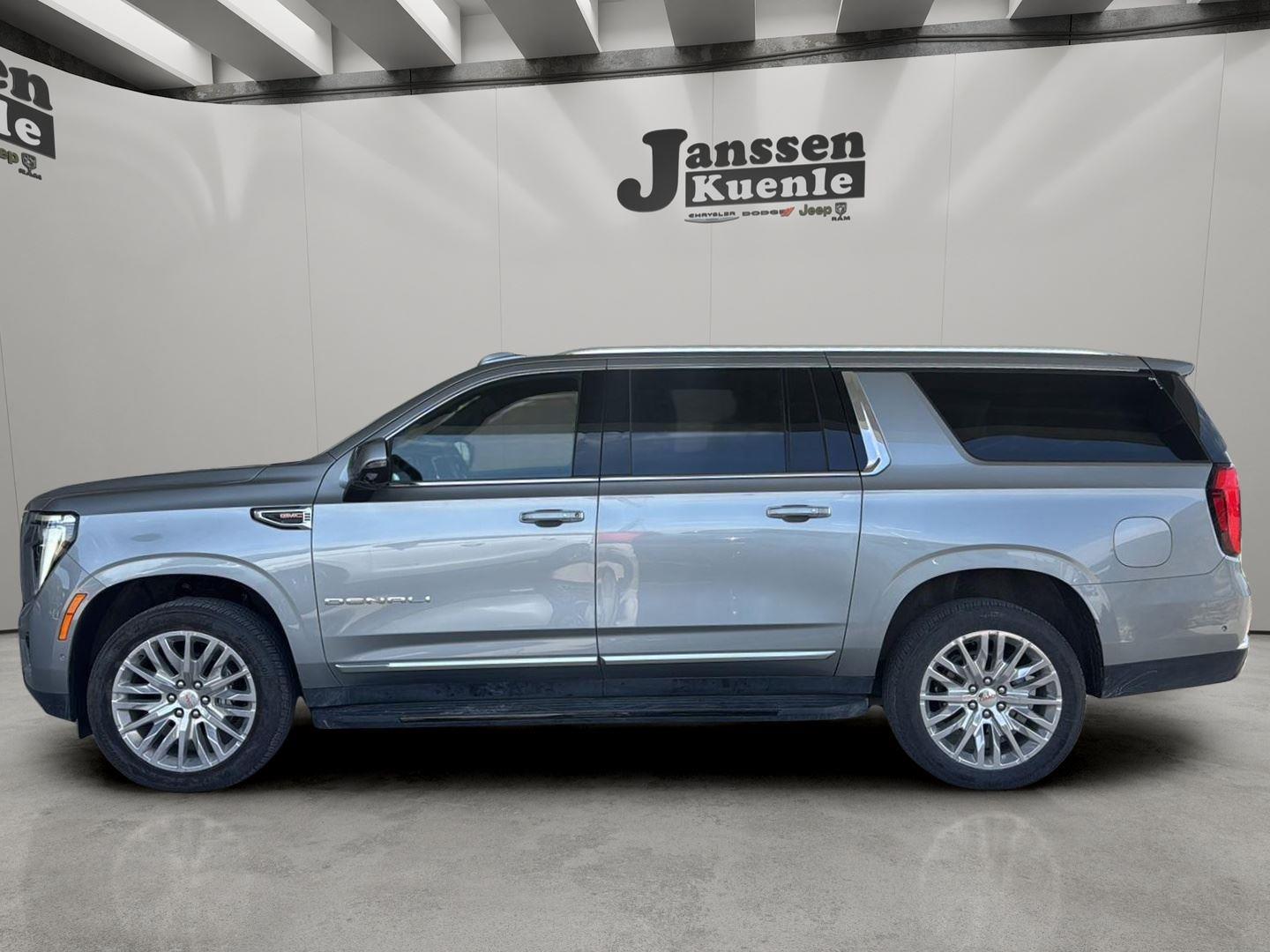 2025 GMC Yukon XL Denali 4WD