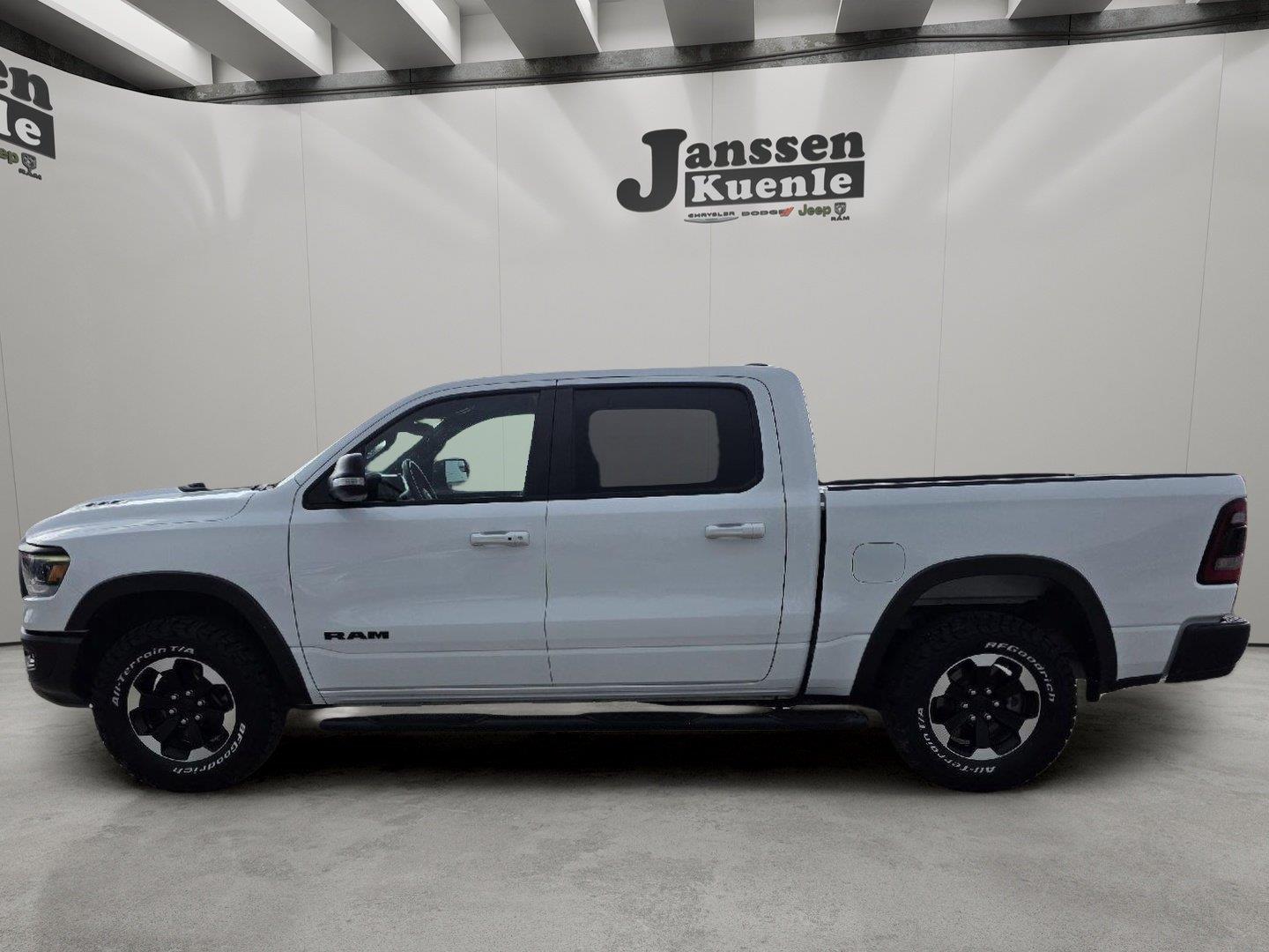 Bright White Clearcoat 2021 RAM 1500 Pickup Truck Four-Wheel Drive 8-Speed Automatic