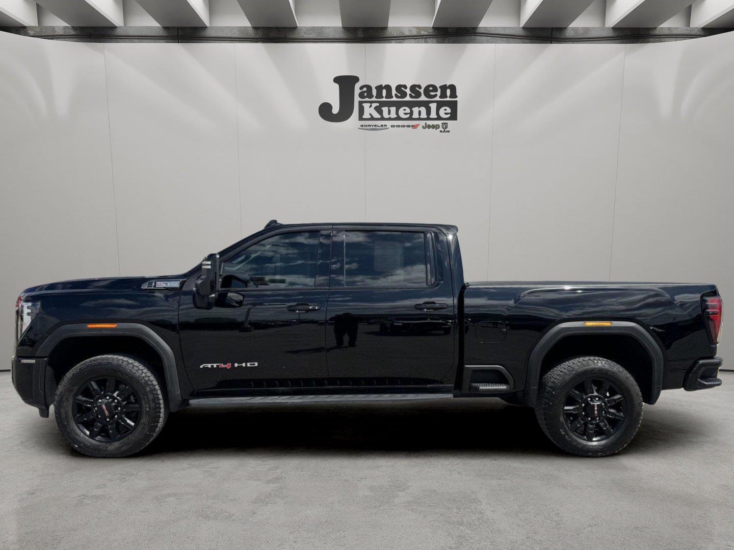 2026 GMC Sierra 2500HD AT4 Crew Cab 4WD