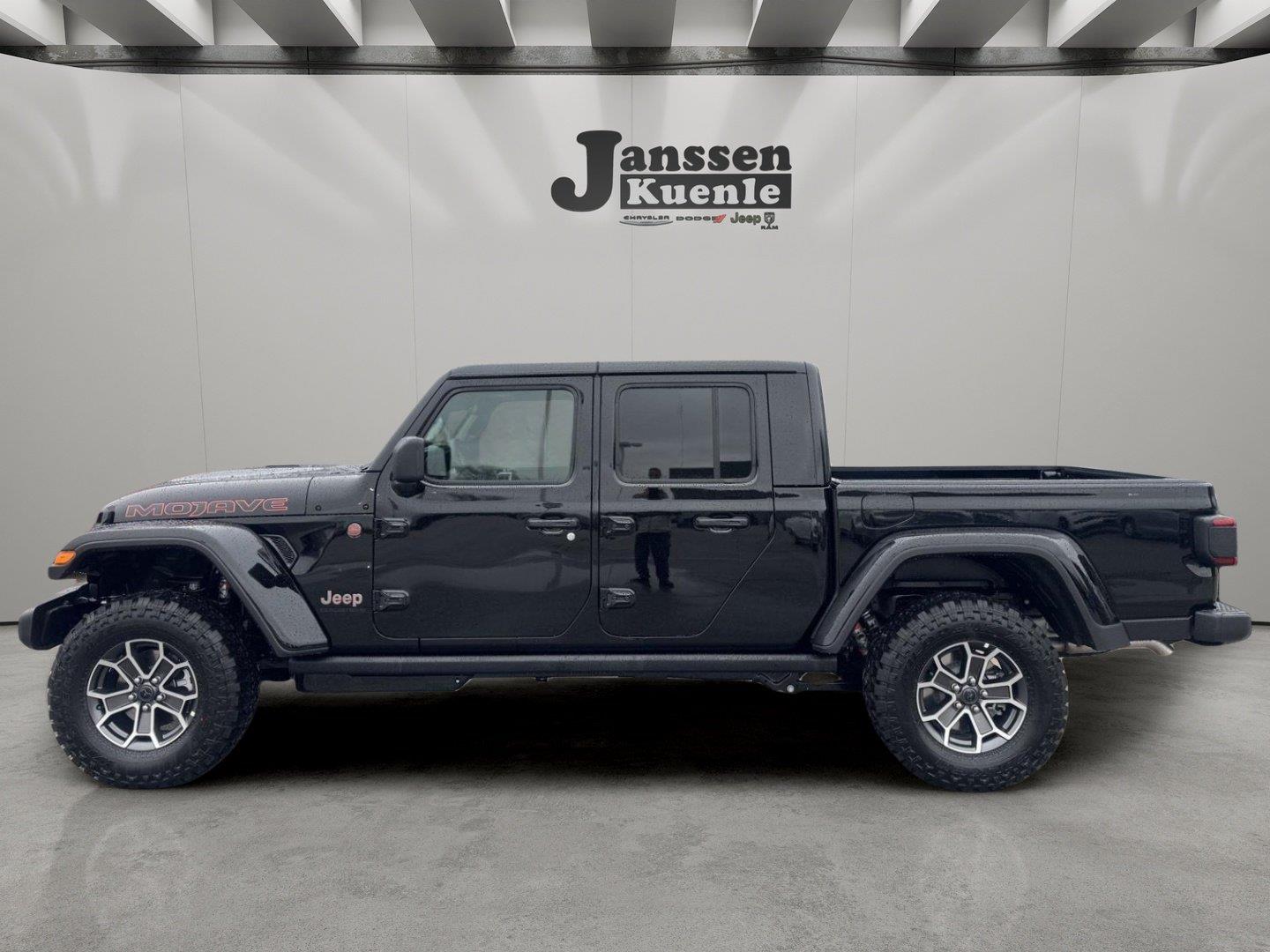 Black Clearcoat 2026 Jeep Gladiator Pickup Truck Four-Wheel Drive 8-Speed Automatic