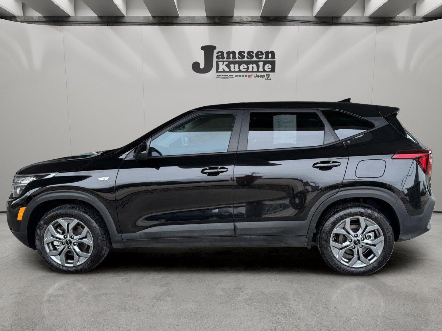 Fusion Black 2026 Kia Seltos SUV / Crossover All-Wheel Drive Continuously Variable Transmission