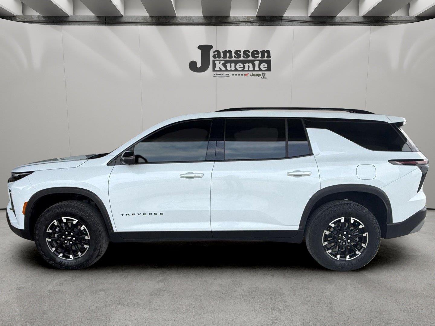 Polar White Tricoat 2026 Chevrolet Traverse SUV / Crossover Four-Wheel Drive 8-Speed Automatic