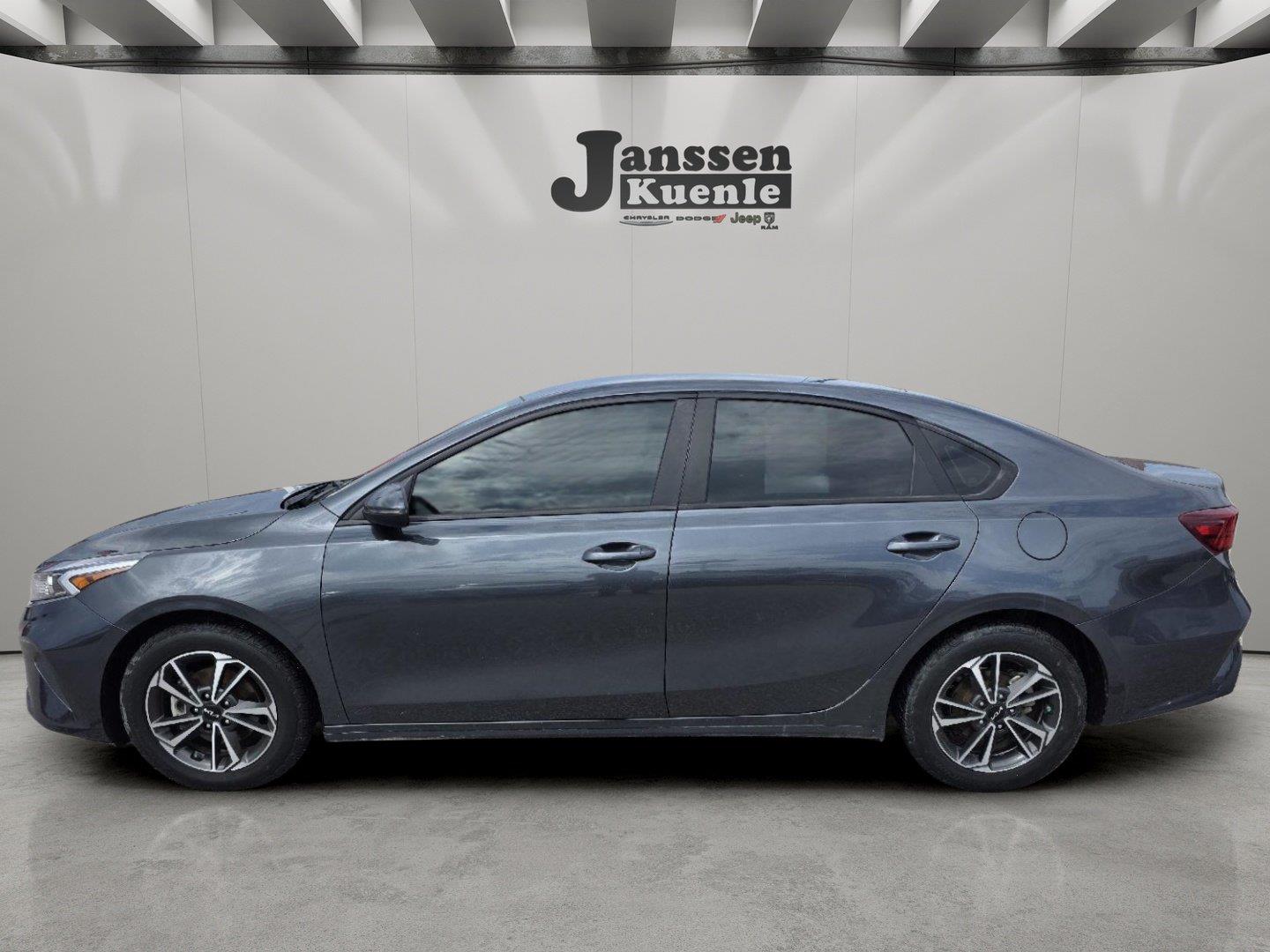 2023 Kia Forte LXS FWD