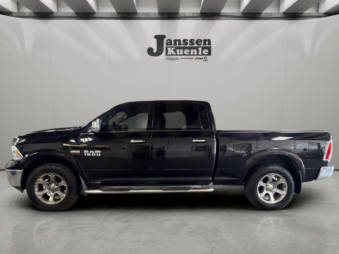 2014 RAM 1500 Laramie Crew Cab 4WD