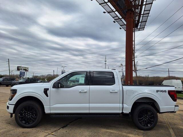 New 2026 Oxford White Ford XLT image 2