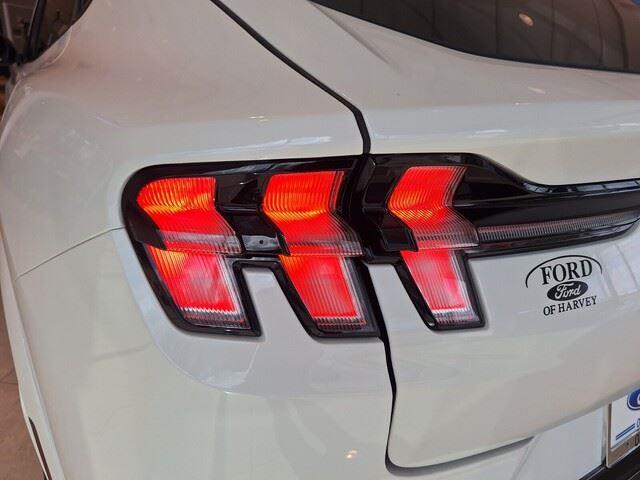 New 2026 Star White Metallic Tri-Coat Ford GT image 31
