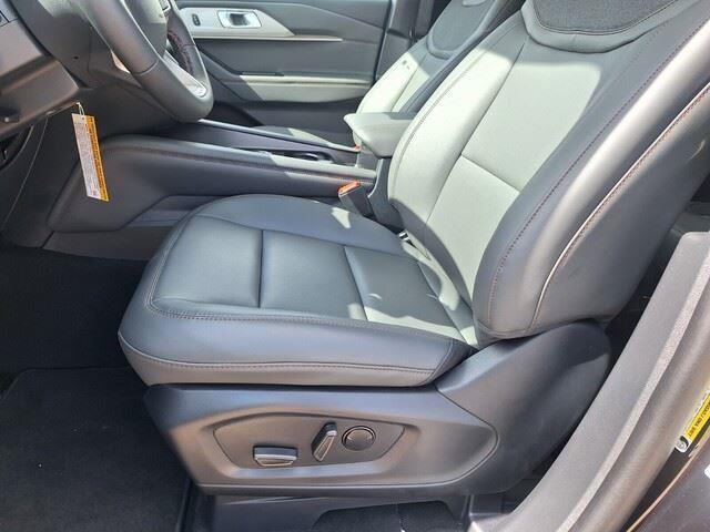 New 2026 Agate Black Metallic Ford Active w/200A Pkg image 10