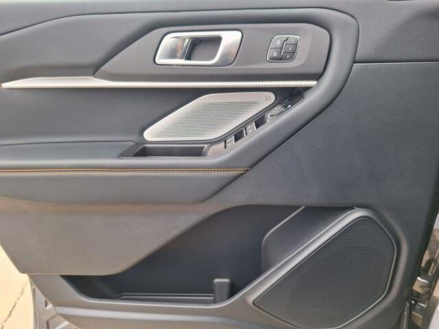 New 2026 Carbonized Gray Metallic Ford Tremor image 22