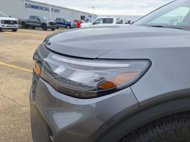 New 2026 Carbonized Gray Metallic Ford Tremor image 24