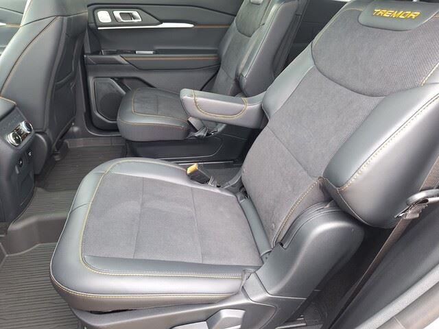 New 2026 Carbonized Gray Metallic Ford Tremor image 28