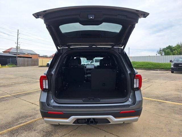 New 2026 Carbonized Gray Metallic Ford Tremor image 35