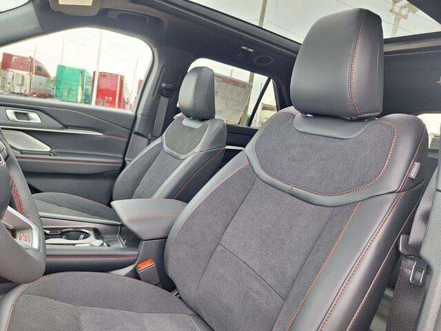 New 2026 Agate Black Metallic Ford ST image 10