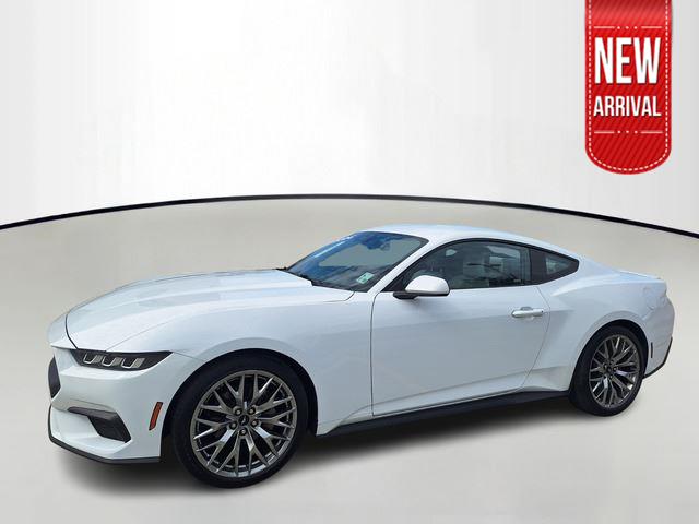 Oxford White 2024 Ford Mustang EcoBoost Premium Fastback RWD Coupe Rear-Wheel Drive Automatic