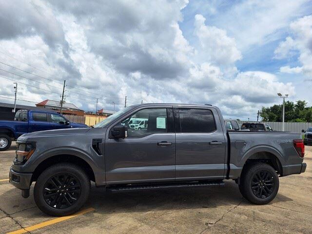 New 2026 Carbonized Gray Metallic Ford XLT image 2