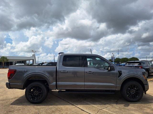 New 2026 Carbonized Gray Metallic Ford XLT image 6
