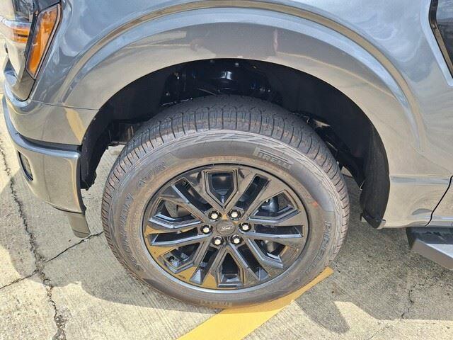 New 2026 Carbonized Gray Metallic Ford XLT image 11