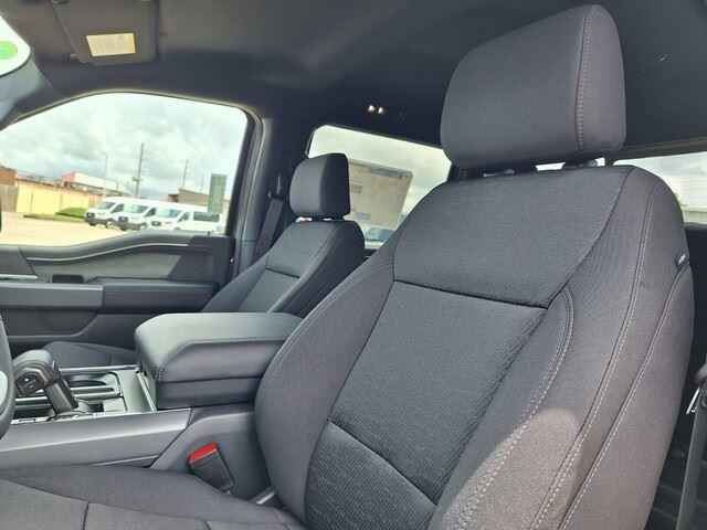 New 2026 Carbonized Gray Metallic Ford XLT image 13