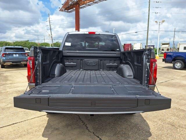New 2026 Carbonized Gray Metallic Ford XLT image 30