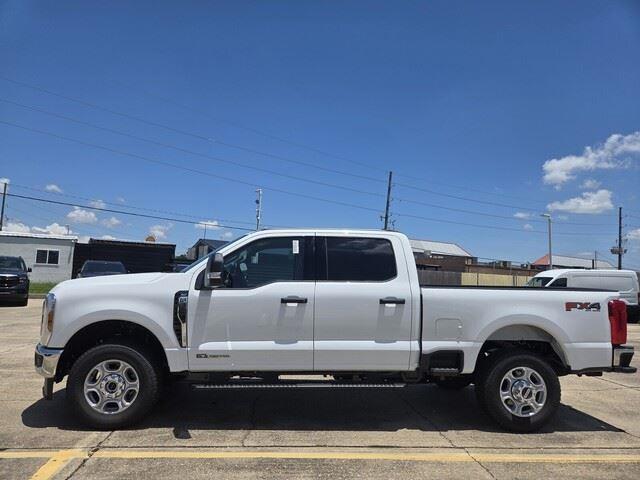 New 2026 Oxford White Ford XLT image 2