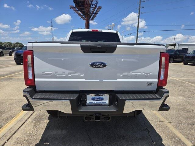 New 2026 Oxford White Ford XLT image 4