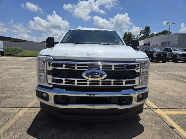 New 2026 Oxford White Ford XLT image 8