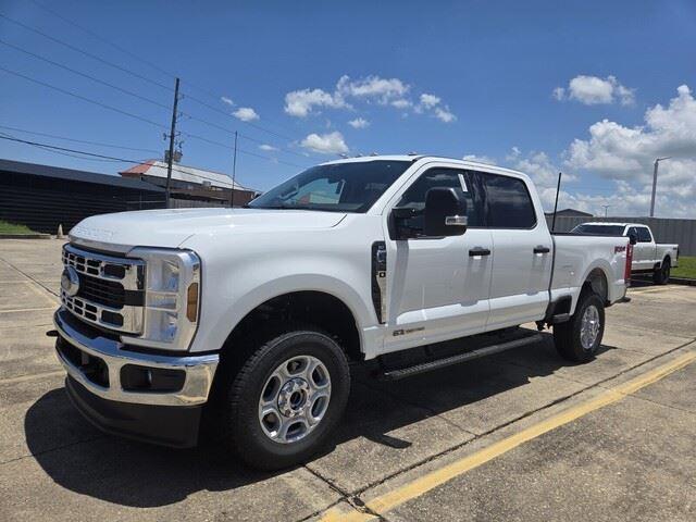 New 2026 Oxford White Ford XLT image 9