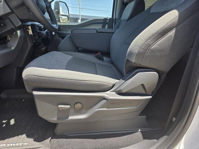 New 2026 Oxford White Ford XLT image 12
