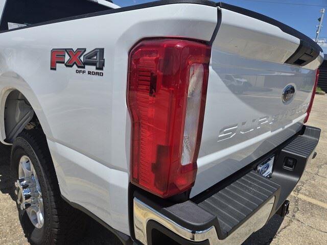 New 2026 Oxford White Ford XLT image 28