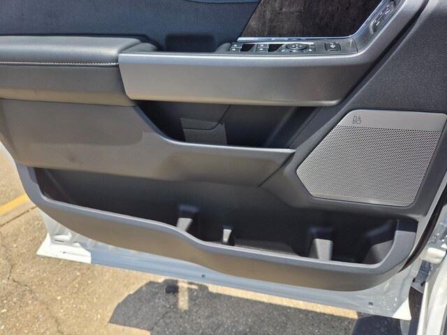 New 2026 Star White Metallic Tri-Coat Ford LARIAT image 23