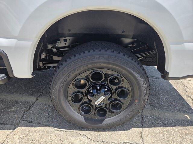 New 2026 Star White Metallic Tri-Coat Ford LARIAT image 28