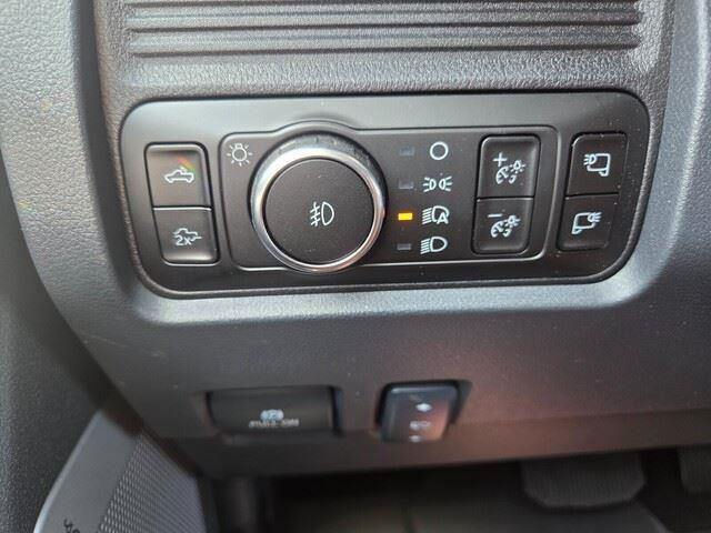 New 2026 Star White Metallic Tri-Coat Ford LARIAT image 14