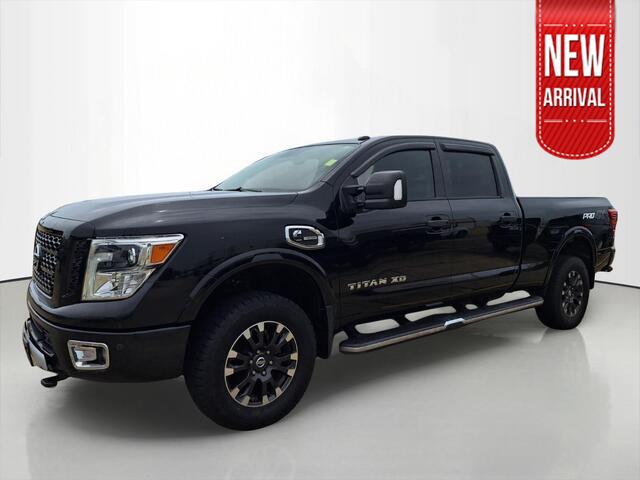 Gray (Magnetic Black) 2018 Nissan Titan Pickup Truck Four-Wheel Drive Automatic