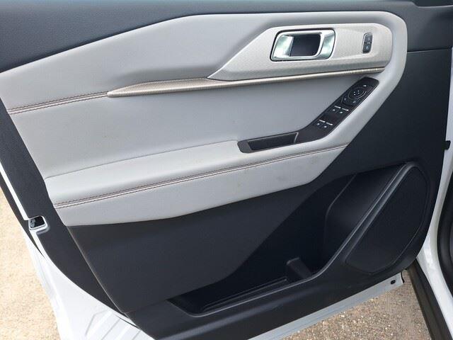 New 2026 Star White Metallic Tri-Coat Ford Active w/200A Pkg image 17