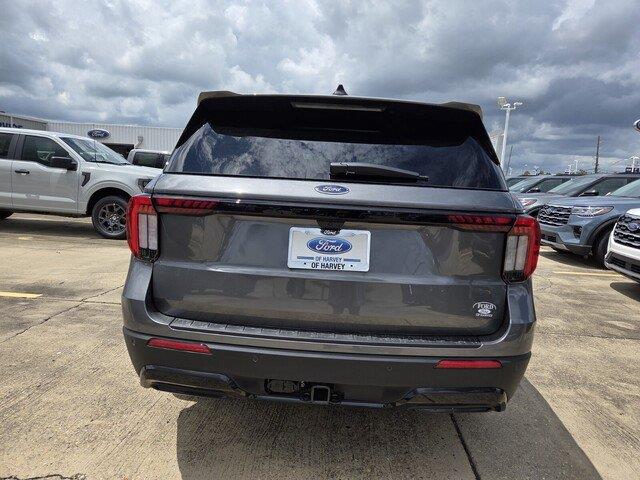 New 2026 Carbonized Gray Metallic Ford ST-Line image 4