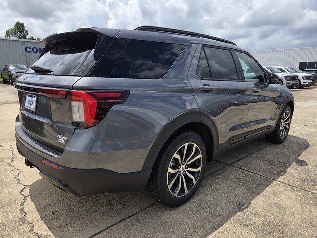New 2026 Carbonized Gray Metallic Ford ST-Line image 5