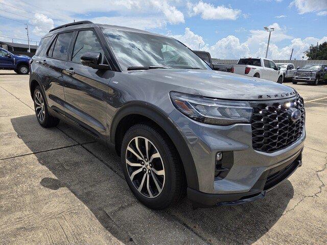 New 2026 Carbonized Gray Metallic Ford ST-Line image 7