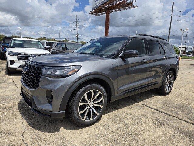 New 2026 Carbonized Gray Metallic Ford ST-Line image 9