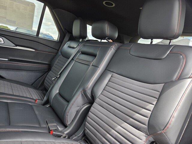 New 2026 Carbonized Gray Metallic Ford ST-Line image 26