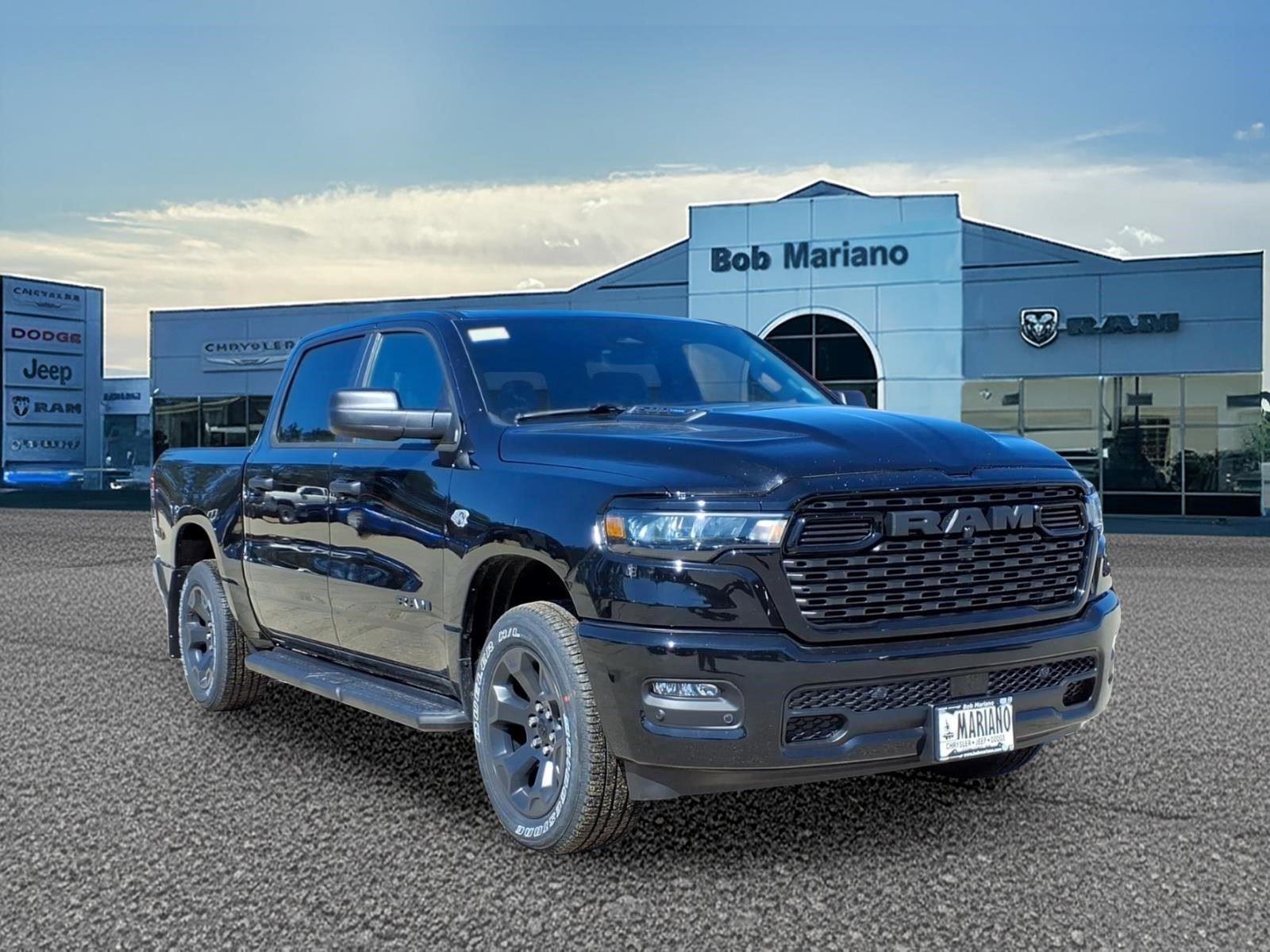 Diamond Black Crystal Pearlcoat 2026 RAM 1500 Express Crew Cab 4WD Pickup Truck Four-Wheel Drive 8-Speed Automatic